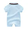 新生児の服を販売する半袖デザイナーベビーロンパース幼児服の男の子の女の子ジャンプスーツhat6972605