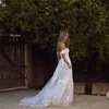 Elegant utanför axelstranden bröllopsklänningar med 3d blommig applique 2019 Tulle Sweep Train Garden Custom Wedding Gown Vestido de Novia