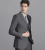 Gris Hommes Costumes De Mariage Marié Tuxedos Sur Mesure Costumes De Garçons D'honneur Formelle Meilleur Homme Blazers 3 Pièces À Pointe Revers Deux Boutons De Bal Porter