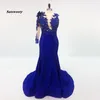 Jedno ramię Syrenka Suknie Wieczorowe Z Długim Rękawem Koronki Koronki Backless Royal Blue Formal Dress Party Prom Gown Robe de Soiree