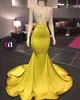 Jaune V Cou Sans Manches Sirène Robes De Bal Balayage Train Perlé Strass Satin Formelle Soirée Africaine Dos Nu Robe De Soirée303i