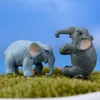 Artificial 2 PCS Elephant Fairy Garden Miniatures Gnomes Moss Tarrariums Resina Artesanato Estatuetas para Home Garden Decor