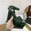 Prawdziwej Skóry Paski Krzyż Kobiety Gladiator Sandały Grube Heeled Moda Kobiet Patent Czerwone Czarne Ślub Sandały Platformy Sandały Kobiece