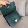 Grande offerta Ultime borse a tracolla da donna Pelle di carpa importata 100% impeccabile eccellente Crossbody hardware perfetto 24,5x20,5 cm Quantità limitata