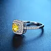 Charmig Bröllop Solitaire Ringar Yellow Square Cubic Zircon Platinum Plated Fashions Love Designer Smycken för Kvinnor Ring Tillbehör Gåvor