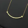 Neu kommen Fashion Classic Lady 316L Titanstahl Lächeln Schriftzug 18 Karat vergoldete Halsketten mit Doppel-T-Buchstaben-Anhänger 3 Farbe M Größe