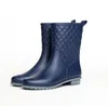 Gorący Sprzedaż-Rain Buty Buty Kobiety Wodoodporna Polka Dot Rainboots Buty Wodne Kobiet Welies Gumowe Mieszkania Kobiet Buty Botas Mujer