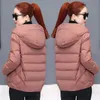 2019 neue Ankunft koreanische Frauen Winter Mantel Puffer Schwarz Warme Dicke Winter Jacke Gepolsterte Kapuze Kurze Blase Mantel Schlank