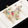 Spille a farfalla di cristallo per le donne 2020 moda bella spilla a forma di insetto gioielli placcati oro 18 carati fiore all'occhiello da sposa di lusso