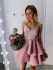 Eleganta Spaghetti Straps En linje V Neck Lace Sequin Robe Cocktail Klänningar Graduation Homecoming Dresses Short Prom Dress B55