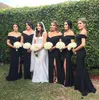 Mermaid einfache Land schwarz Brautjungfern kleidet sich von Schulterseite aufgeteilt Rückenfreie fassenlange Hochzeits Gast Abschlussball Maid of Ehrenkleider