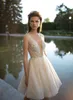 Chic perles Berta robes de mariée a-ligne décolleté plongeant dentelle robe de mariée appliqué genou longueur robe de mariée courte 3939