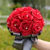 Bridal Red Rose Bukiet romantyczna panna młoda sztuczne kwiaty bukiety domowe dekoracja ślubna bukiet ślubny z krysztają241e