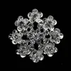Petite broche fleur mignonne de 1,35 pouce avec des cristaux de strass clairs Accessoire de mariage ton argent scintillant