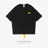 Inflação Lettering Amarelo Ribbon Long Brand T Shirt Mens T-shirt Manga Curta Tops Tees 2018 SS Novas Chegadas Streetwear 8191s