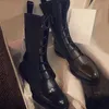 Venta caliente-Moda superior personalidad de lujo botas romanas diseñador cordones tacón bajo moda botas puntiagudas 35-40