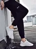 Groothandel 2020 met doos heren buiten slijtvaste ademende casual sneakers klassieke effen kleur mesh lichtgewicht wilde sneakers