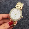 2019 New Fashion Style Damklocka Present Stål Guld Vit Japan Quartz Watch Kvinnlig Dam M Dam Klocka Armbandsur Relojes Mujer