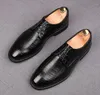 Tasarımcı Erkekler İngiltere'nin Bahar Dantel Yukarı Düzleri Ayakkabı Loafer Erkek Elbise Homecoming Düğün Ayakkabıları Sapato Sosyal Masulin Pring Düz Ayakkabı Dre Hoe Maculin