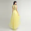 Hilo Sparkly Yellow Prom -klänningar Vneck ärmlös spets 2019 Partyklänningar En linje spets tiered rygglös hemkommande klänning6911922