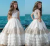 Flower Lovely Girl Dresses For Weddings Jewel Neck Tulle Applices Kort ärm med pärlor Tiered Ruffles Girls Pageant Dress Prom Gowns S S