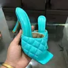 Kadınlar sandalet Kare ayak Sandal PADDED SANDALETLER İÇİNDE NAPPA RÜYA bayanlar moda tasarımcısının kayan Kadınlar Lüks Düğün kadın pompalar