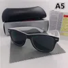 WholeHigh Quality merkontwerper Fashion Men Sunglasses UV400 Outdoor Sport Vintage Dames Zonnebril Retro -bril met doos A4924252