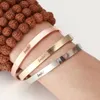 Rostfritt stål Anpassa graverad manschett Bangle Silver/ Rose Gold/ Gold Armband gåvor för för unga flickvän kvinnor gåva