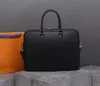 Designer-Handväskor Man Business Briefcases Högkvalitativa Designer Väskor Verklig Läder Härlig Modern Handväska Lås Key Style Purse