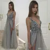 Sexig plunging 2019 Prom Dresses High Split Tulle pärlor Crystal En linje rygglös formell OCN WEA Evening Party -klänningar