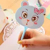 Penna a sfera a forma di ventaglio di animali Cartone animato Regalo per bambini Carino Cancelleria creativa Arco Orso Penna a sfera con cappuccio per scrittura 57