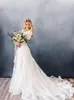 2019 Nya Simple A-Line Modest Wedding Dresses med långa ärmar Scoop Neck Champagne Lace Appliques Flowers Modest LDS BRIDAL GOWN2172