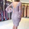 Elegante Vestidos de Cocktail Lavanda Poeta Mangas Backless Bainha Curto Vestidos de Festa V Neck Botão Coberto Rendas Apliques Homecoming D6593004