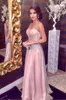 2019 arabo elegante abiti da sera rosa cipria lungo A-Line cinghie sexy scollo a V maggiore perline Prom Party Red Carpet Dress Girls Page2537
