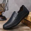 Heißer Verkauf - Schuhe Oxford Männer Kleid Schuhe Männer Hochzeit Schuhe Männer echtes Leder Loafer aushöhlen Zapatos de Vestir para hombre erkek ayakkabi