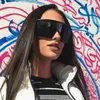 Okulary przeciwsłoneczne Sport Kobiety Onepiece 2019 Kobiety Oversize Mask Kształt Tarcza Visor Okulary Seksowna Moda Mężczyzna Płaski Top Wiatroodporny