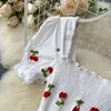 Vestido de cereja Morango Kawaii Bordado Buff Manga Vestido Mulheres Vintage Branco Pescoço Pescoço Vestidos de Praia 2020 Roupas Coreanas