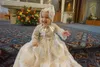 Nuevas vestidos de niña de flores 2020 vestidos de bautizo personalizados para niñas para bebés de encaje Perliques de encaje PERLAS BAUTISMA Vestidos de comunicación Primer Vestido