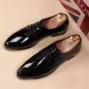 Size38-48 Derby Chaussures Hommes Élégant Oxford Chaussures pour Nen Mariage Nouvellement Top Qualité Hommes Noir Robe Chaussures En Cuir Verni Sepatu Formelle Pria