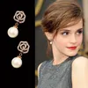 Nieuwe trendy klassieke modeontwerper Camellia Flower Eleged Pearl Pendant Drop Stud Dange kroonluchter oorbellen voor vrouw Girls8557665