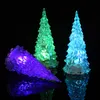 Acryl Weihnachtsbaum Kinder Licht emittierende Spielzeug LED Sieben-Farben-Kristall-Blitz-Nachtlicht Weihnachtsgeschenke Heißer Verkauf