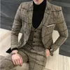 abito di lusso (Blazer + Gilet + pantaloni) Abiti da uomo a righe scozzesi 2019 Asia taglia S-5XL Abiti da uomo smoking di alta qualità set da tre pezzi