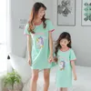 Ouder-kind dragen zomer meisjes korte mouwen pyjama grote kinderen cartoon afdrukken thuis kleding katoen moeder en dochter casual jurk