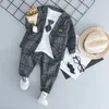 Baby Boy Одежда для одежды Детская одежда Костюмы 2019 Осенние Детские Детльмен Стиль Пальто футболки Брюки 3 шт. Младенческие мальчики наряды 3M-3T T191024
