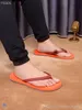 Nowa sprzedaż projektant mody mężczyzn Slipper z pudełkową torbą designer butów haczyka Slajd Letnie szerokie klapki Slipper Rozmiar 378999414