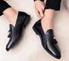 2020 Ny modetrend Men spetsig Tassel Pendant Oxford Shoes Man Dress Wedding Prom Homecoming Office Shoe Sapato Social268h