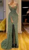 Glitzernde, glänzende Meerjungfrau-Abschlussballkleider, sexy afrikanische Promi-Cocktailparty-Kleid, türkisch-islamische Abendkleider mit geteilter Vorderseite und Spaghettiträgern