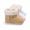 Mode hiver super chaud nouveau-né bébé avec fourrure à l'intérieur premiers marcheurs chaussures infantile garçons et filles berceau bottes anti-dérapant mélange couleur en gros