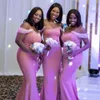 2020 Afrika Mermaid Nedime Elbiseleri Artı Boyutu Spagetti Kapalı Omuz Saten Hizmetçi Onur Rinns Kat Uzunluk Düğün Konuk Elbise