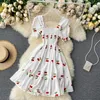 Vestido de cereja Morango Kawaii Bordado Buff Manga Vestido Mulheres Vintage Branco Pescoço Pescoço Vestidos de Praia 2020 Roupas Coreanas